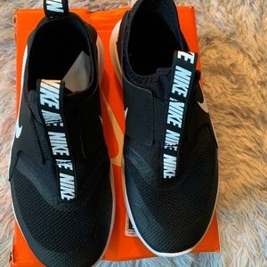 Kids' Flex Runner Sneaker- Size 1Y